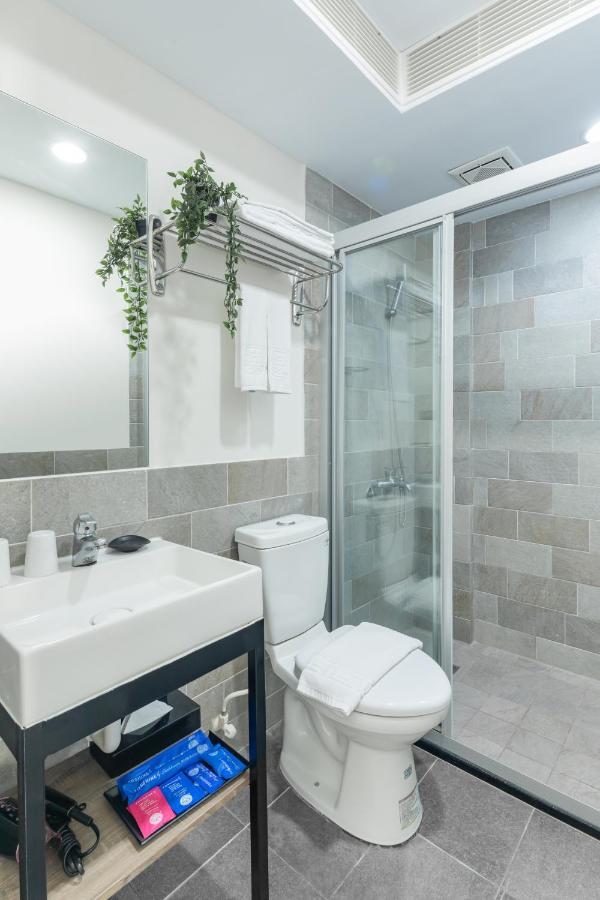 טאינאן Hotel Brown - Chihkan Branch מראה חיצוני תמונה